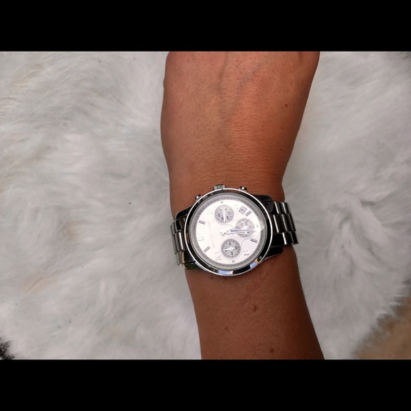 Michael Kors Watch - Picture 3 of 5